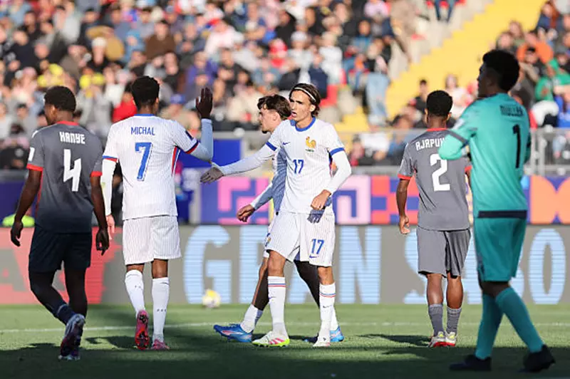 احتفال لاعبو منتخب فرنسا للشباب